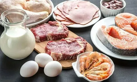 Ăn quá nhiều protein sẽ làm tổn thương thận, tăng nguy cơ ung thư, 5 dấu hiệu cảnh báo bạn ăn quá nhiều protein