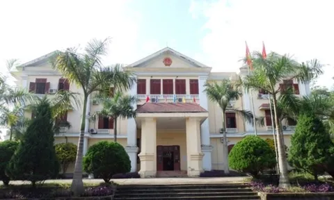 Chuyện lạ ở Thanh Hóa: Hồ sơ mời thầu “râu ông nọ cắm cằm bà kia” vẫn trúng thầu