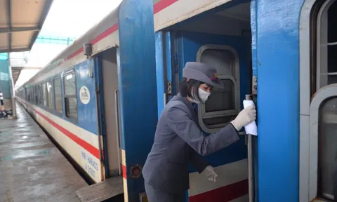 Khách ồ ạt trả vé, đường sắt tiếp tục đối diện với khó khăn