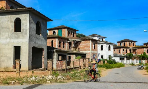 Hàng nghìn biệt thự bỏ hoang ở Hà Nội