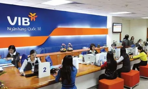Nghịch lý ở VIB: Lãi 6 tháng 4.000 tỷ đồng nhưng thu nhập nhân viên giảm, khoản phải thu tăng đột biến