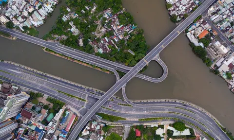 Từ nay tới 15/9, TP.HCM cần làm gì để chuẩn bị cho 'bình thường mới'?