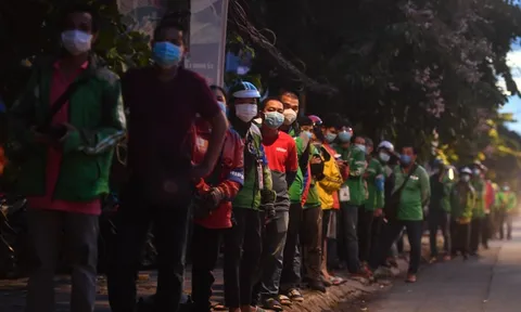 Ai cần thường xuyên xét nghiệm Covid-19 tại TP.HCM?