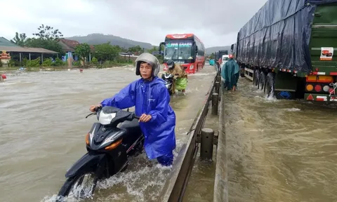 Hà Nội rét 18 độ C, miền Trung tiếp tục mưa lớn