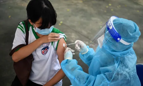 Trẻ 3-11 tuổi sẽ được tiêm vaccine khác, không phải Pfizer và Moderna