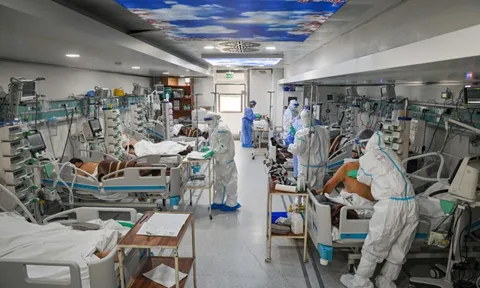 Thi thể chất đầy nhà xác bệnh viện ở tâm dịch mới của thế giới