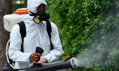 F0 tiếp tục tăng nhanh, Việt Nam đề phòng Omicron xâm nhập