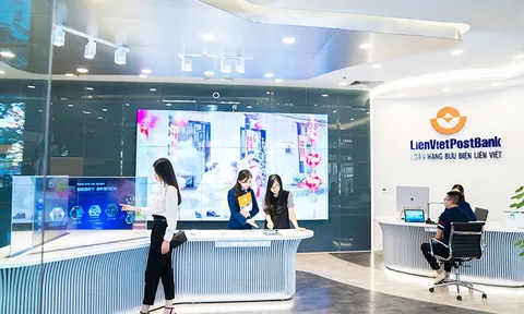 Trải nghiệm dịch vụ và nhận quà tại PGD thông minh của LienVietPostBank