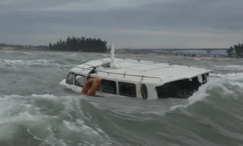 Ai chịu trách nhiệm vụ cano chở 39 người bị lật tại Hội An?