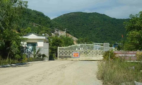 Bình Định: Công ty cổ phần Phú Tài đổ bột đá có đúng quy định?