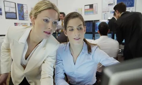 Vì sao khối ngoại liên tục mạnh tay bán ròng?