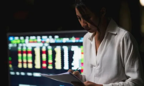 Khối ngoại đảo chiều bán ròng nhẹ hơn 34 tỷ đồng, tâm điểm xả mạnh cổ phiếu NVL