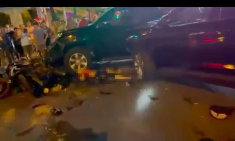 Vụ xe ô tô đâm liên hoàn ở Hà Nội: Nhân chứng nhìn thấy gì ở hiện trường?