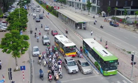 Cần thực hiện tổ chức giao thông cho xe ô tô con đi vào làn BRT
