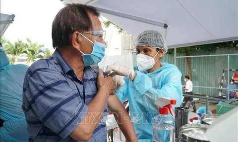 Ngày 2/8, số ca mắc mới COVID-19 tăng vọt lên mốc 2.000 ca