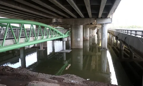 Cận cảnh cầu vòm sắt vượt hồ Linh Đàm, Hà Nội trước ngày thông xe