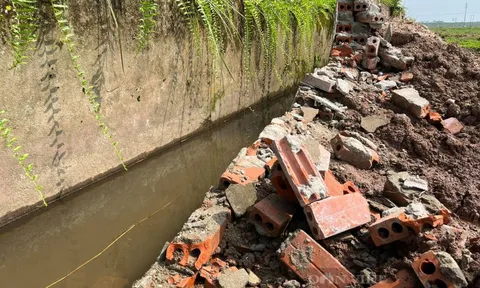 Phú Thọ: Tuyến kênh thủy lợi duy nhất bị phá hủy, nông dân lo mất trắng cả mùa vụ