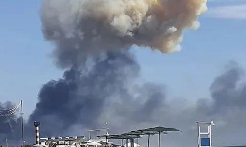 Anh đang xác minh tuyên bố hàng chục máy bay Nga đã bị Ukraine phá hủy trong loạt vụ nổ ở Crimea