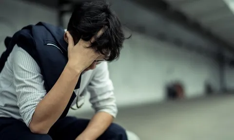 Bao giờ chứng khoán "ngừng rơi"?