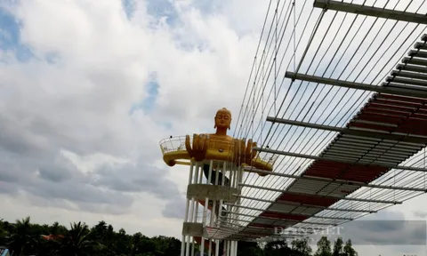 Quán cà phê tự chế "Cầu Vàng" ở Sóc Trăng tạm dừng hoạt động vì chưa đảm bảo an toàn