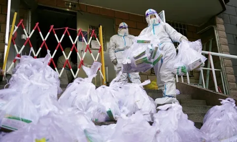 Bắc Kinh cấm chặn cổng nhà dân để chống Covid-19