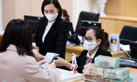 Người dân lại đổ tiền đi gửi ngân hàng lấy lãi