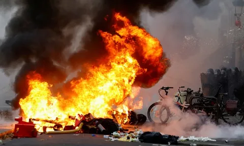 Chuyện gì đang xảy ra tại Paris