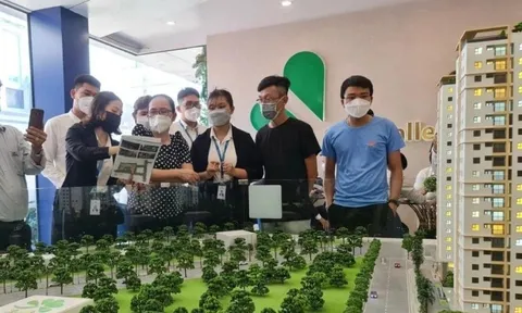 Người mua lưỡng lự, thị trường đói vốn, chủ đầu tư tung chiêu hạ giá