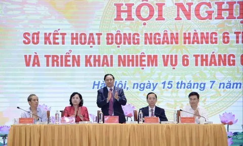 Thủ tướng: Cần phân biệt rõ trái phiếu do NTTM với các định chế tài chính phát hành