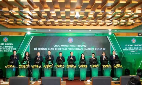Hơn 5 triệu trái phiếu trị giá 1.800 tỷ đồng được giao dịch trong ngày đầu tiên