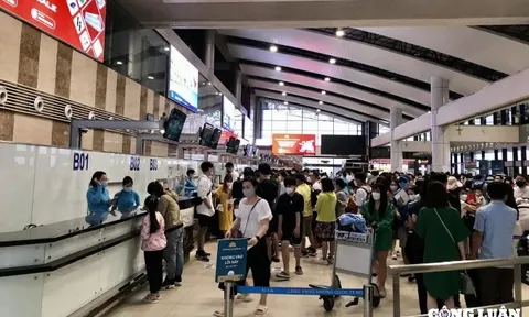 Cục Hàng không lên tiếng về giá vé máy cao khiến người dân khó khăn đi lại