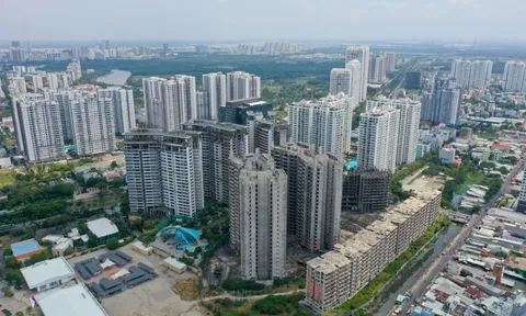 Lãi suất giảm mạnh, người dân vẫn chuộng gửi tiết kiệm hơn đầu tư bất động sản