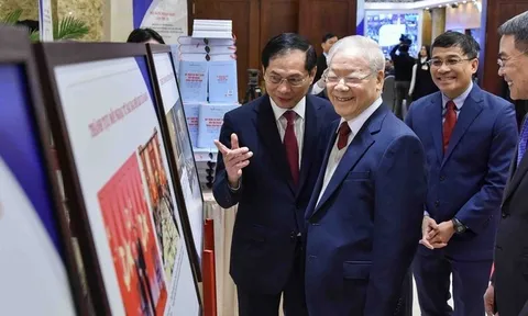 Tổng Bí thư Nguyễn Phú Trọng tới dự và phát biểu chỉ đạo Hội nghị Ngoại giao lần thứ 32