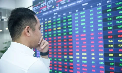 Cuối năm xuống tiền: Chọn cổ phiếu, bất động sản hay vàng?