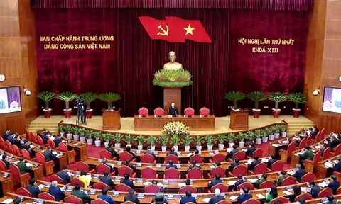 Bế mạc Đại hội XIII của Đảng, Ban Chấp hành Trung ương khóa mới chính thức ra mắt