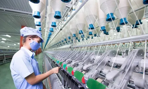Doanh nghiệp dệt may được 'giải cứu' thuế nhập khẩu nguyên liệu gia công