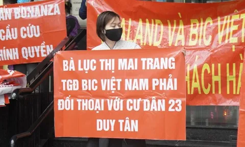 Khốn khổ vì mua phải chung cư "treo Cầu Giấy bán Nam Từ Liêm": Chủ đầu tư vẫn im lặng, hàng trăm cư dân tiếp tục diễu hành yêu cầu thanh tra