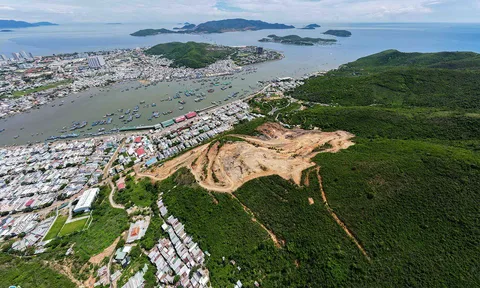 Hàng chục dự án đua nhau cạo trọc đồi núi Nha Trang