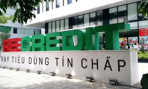FE Credit: “Thời huy hoàng nay còn đâu”?