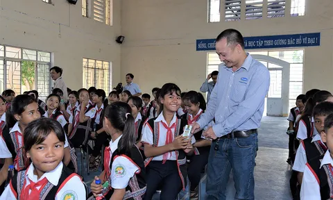 Quỹ sữa Vươn cao Việt Nam của Vinamilk khởi động năm 2021 với “31.000 ly sữa yêu thương” từ cộng đồng