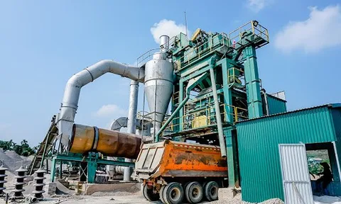 Trạm trộn bê tông nhựa nóng Asphalt không phép vẫn hoạt động cạnh khu dân cư