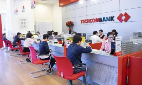 Techcombank phản hồi gì khi khách hàng tố đưa giang hồ tới đòi nợ?