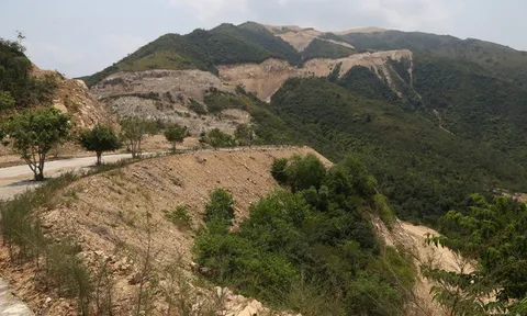 Loạt dự án 'băm nát' núi Chín Khúc ở Khánh Hòa (bài 1): Sinh thái tâm linh Cửu Long Sơn Tự