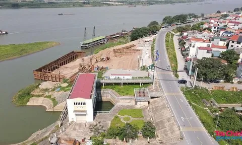 Đê sông Hồng vừa nâng cấp tốn 300 tỷ đã nứt gãy: Trách nhiệm của Giám đốc Sở NN&PTNT Hà Nội đến đâu?
