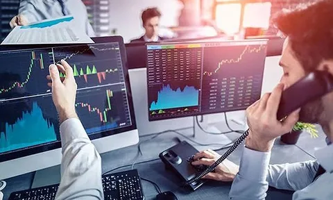 Thanh khoản lại bốc hơi