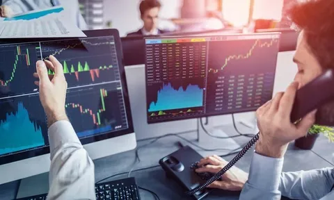 Khối ngoại 'xả' các cổ phiếu nào sau khi bán ròng 30.400 tỷ đồng trong 6 tháng đầu năm 2021?