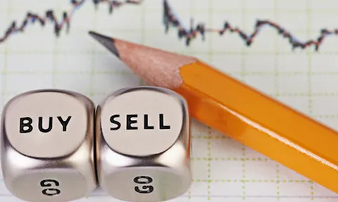 Blue-chips suy yếu, VN-Index cố bám trụ