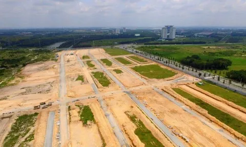 Kịch bản thâu tóm 'đất vàng' của ông chủ Vũ trường New Century và bố vợ