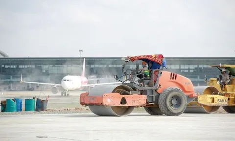 Hồ sơ 2 nhà thầu thi công đường băng Nội Bài bị Bộ Giao thông 'cảnh cáo'