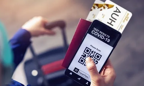 Một số tỉnh, thành đang xem xét về 'thẻ xanh vaccine' cho dân đi lại